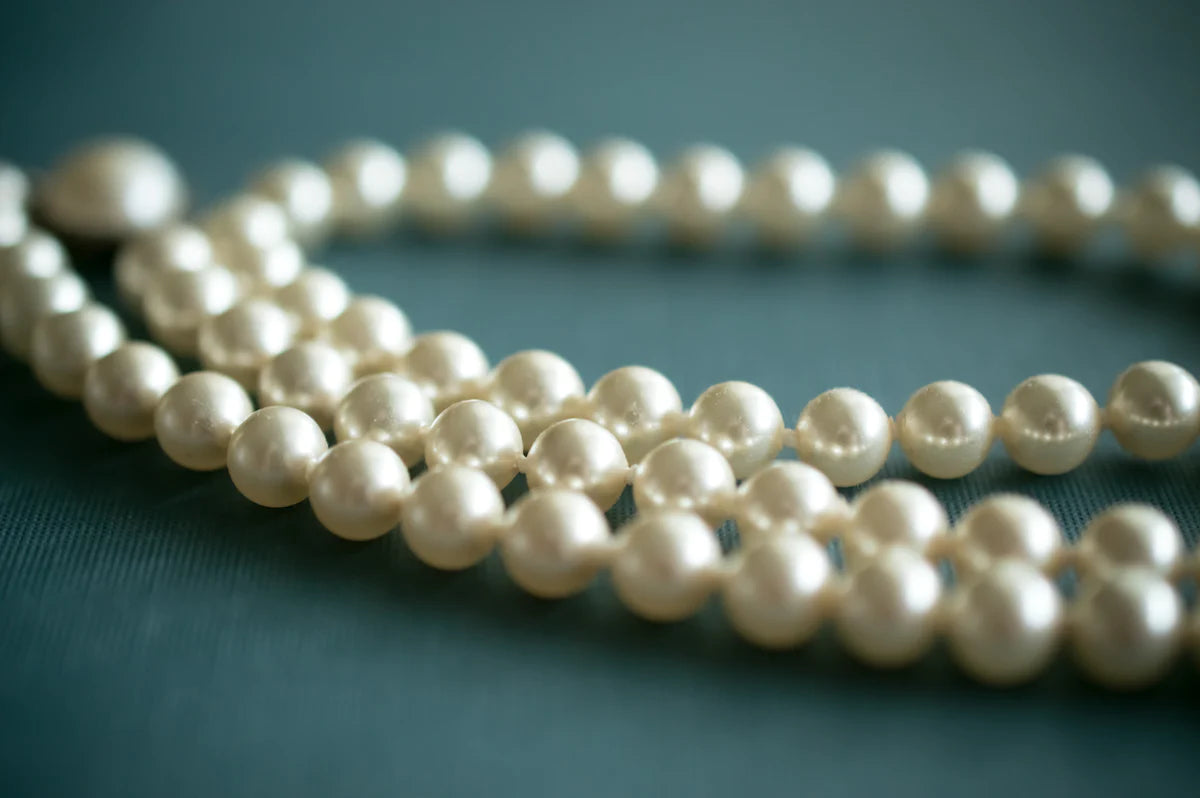 top-hairstyles-adorned-with-pearls