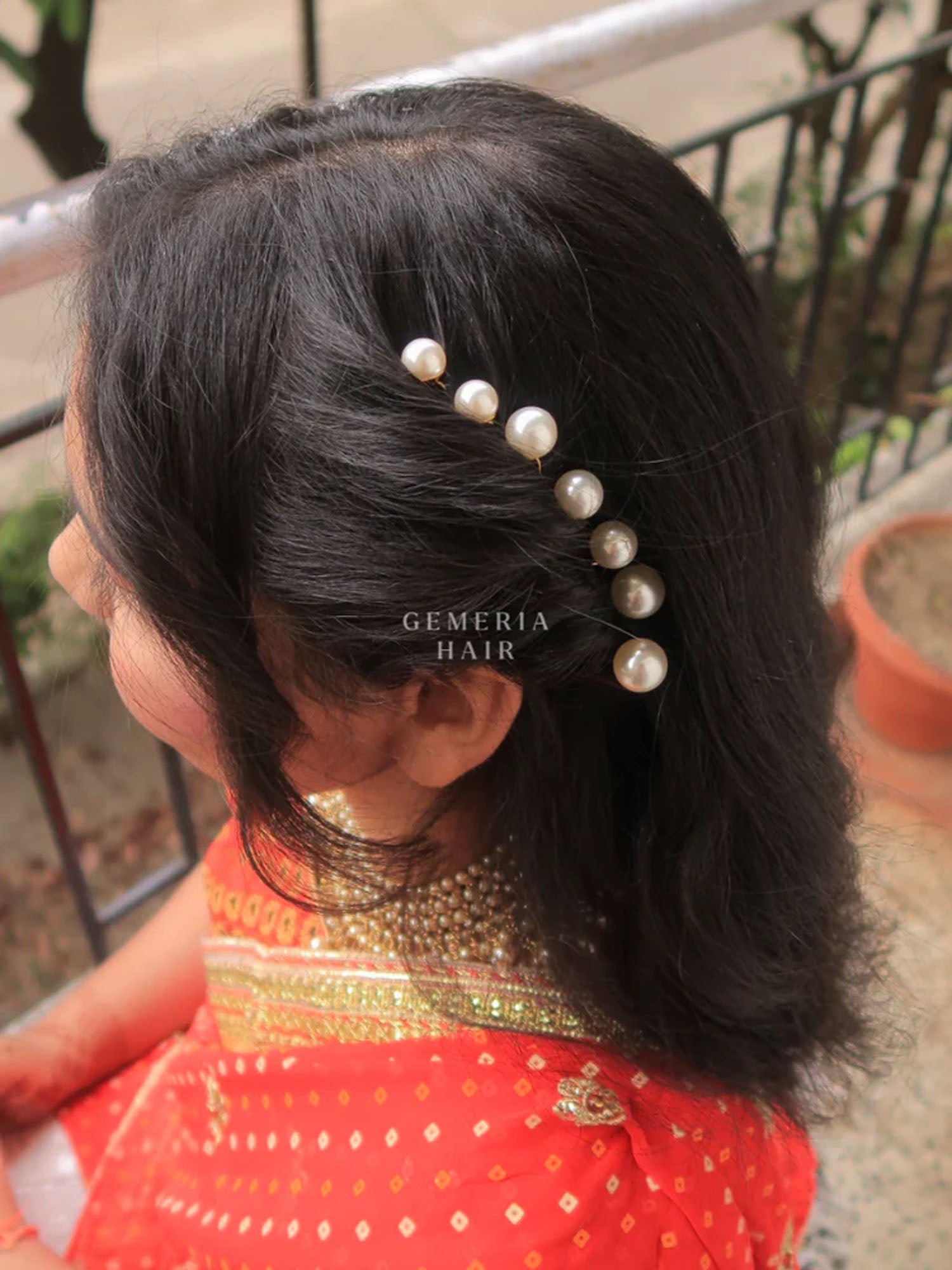 White Pearl Hair U-Pins
