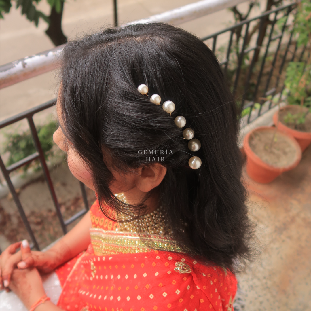 White pearl hair u-pins